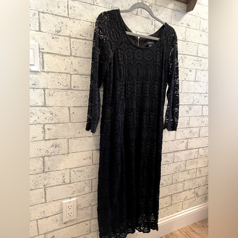 Elegant Liz Claiborne black lace holiday party dress, size 14